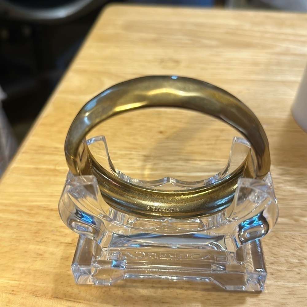 Stella and Dot metal bracelet gold metal.​​​